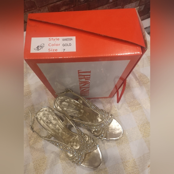 Gold shoes - Picture 15 of 16